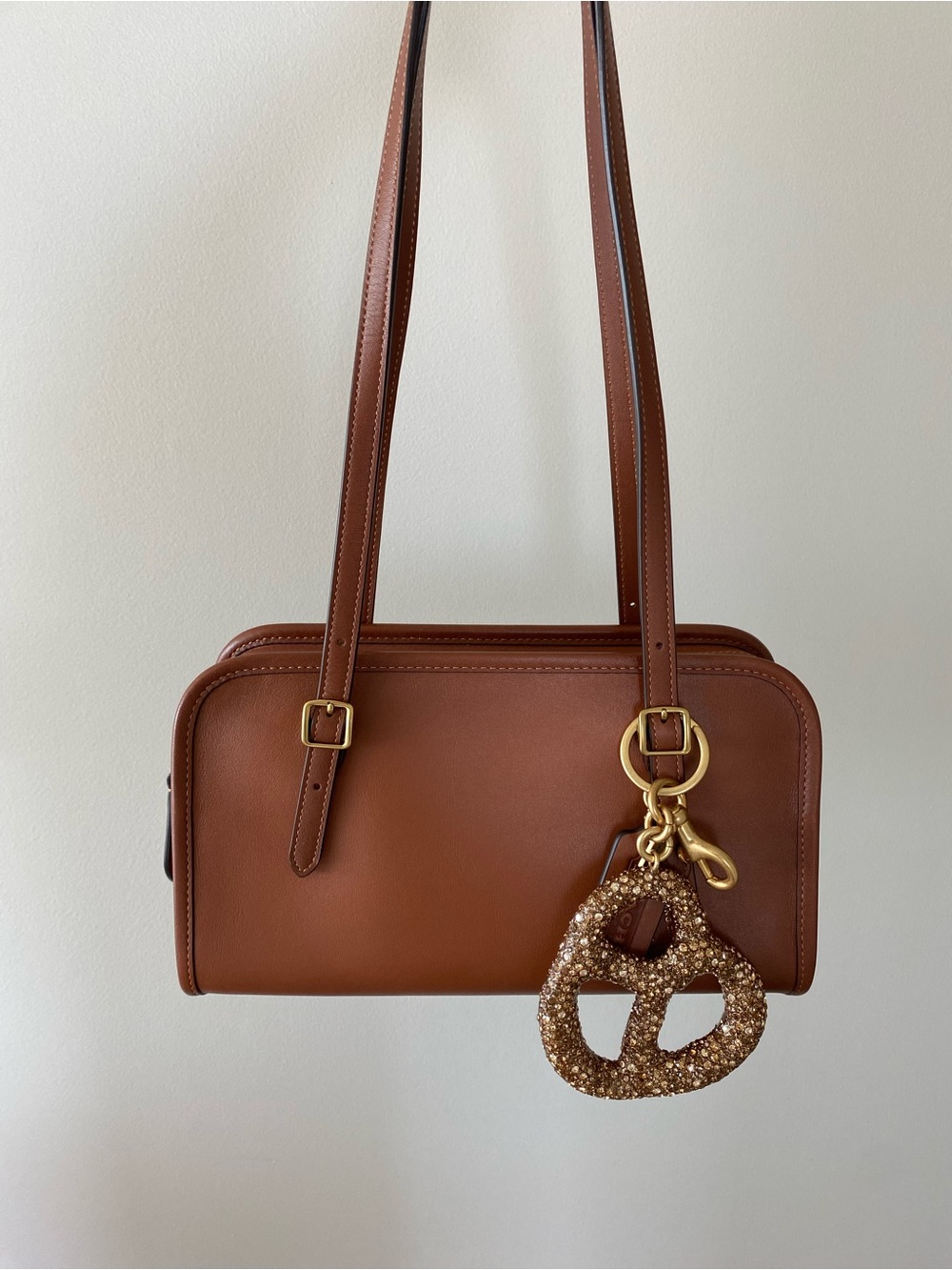 Coach Swing Zip in 1941 saddle tan CM565